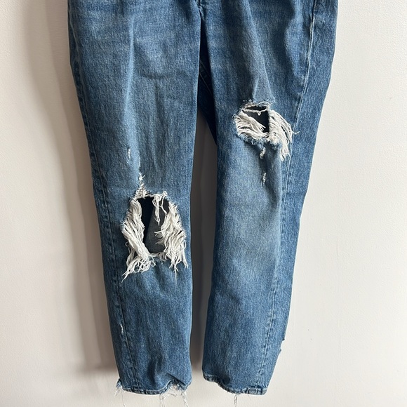 Abercrombie & Fitch High Rise Jean Mom Jean - Picture 3 of 7